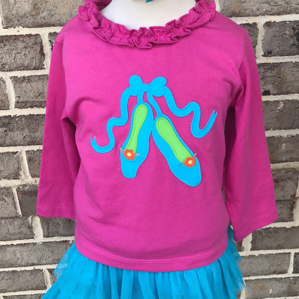 Kelly’s kids size 2 shirt and ruffle skirt